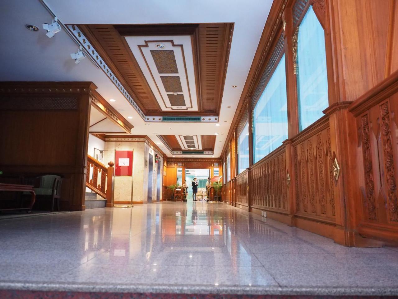 The Park Hotel, Чиангмай Экстерьер фото