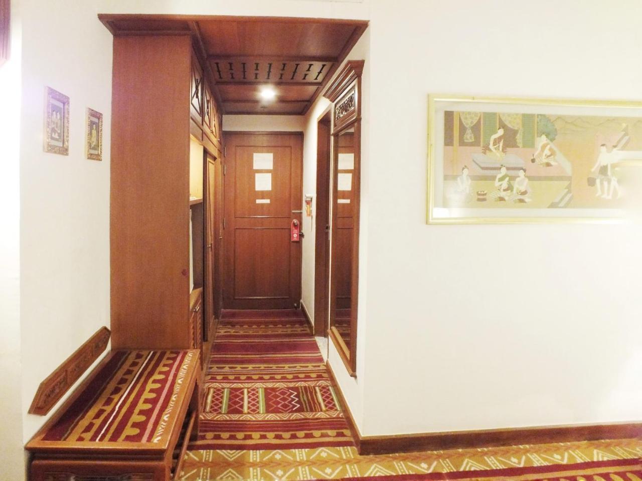 The Park Hotel, Чиангмай Экстерьер фото